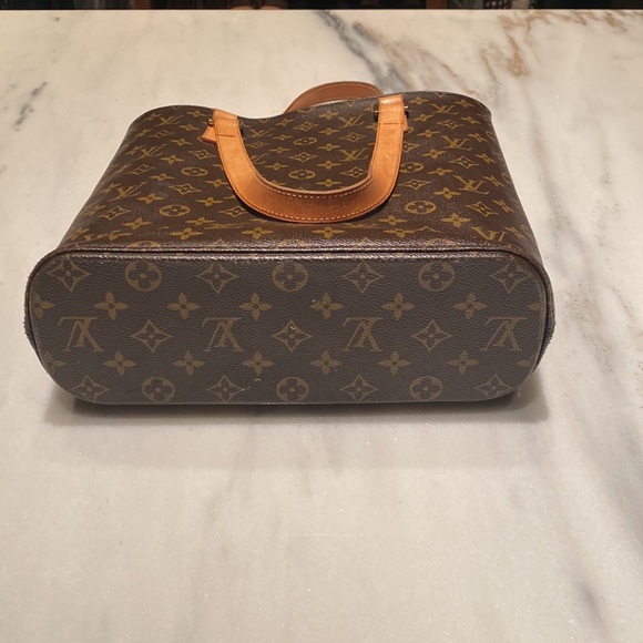 Really great Louis Vuitton monogram purse. - Picture 2 of 3